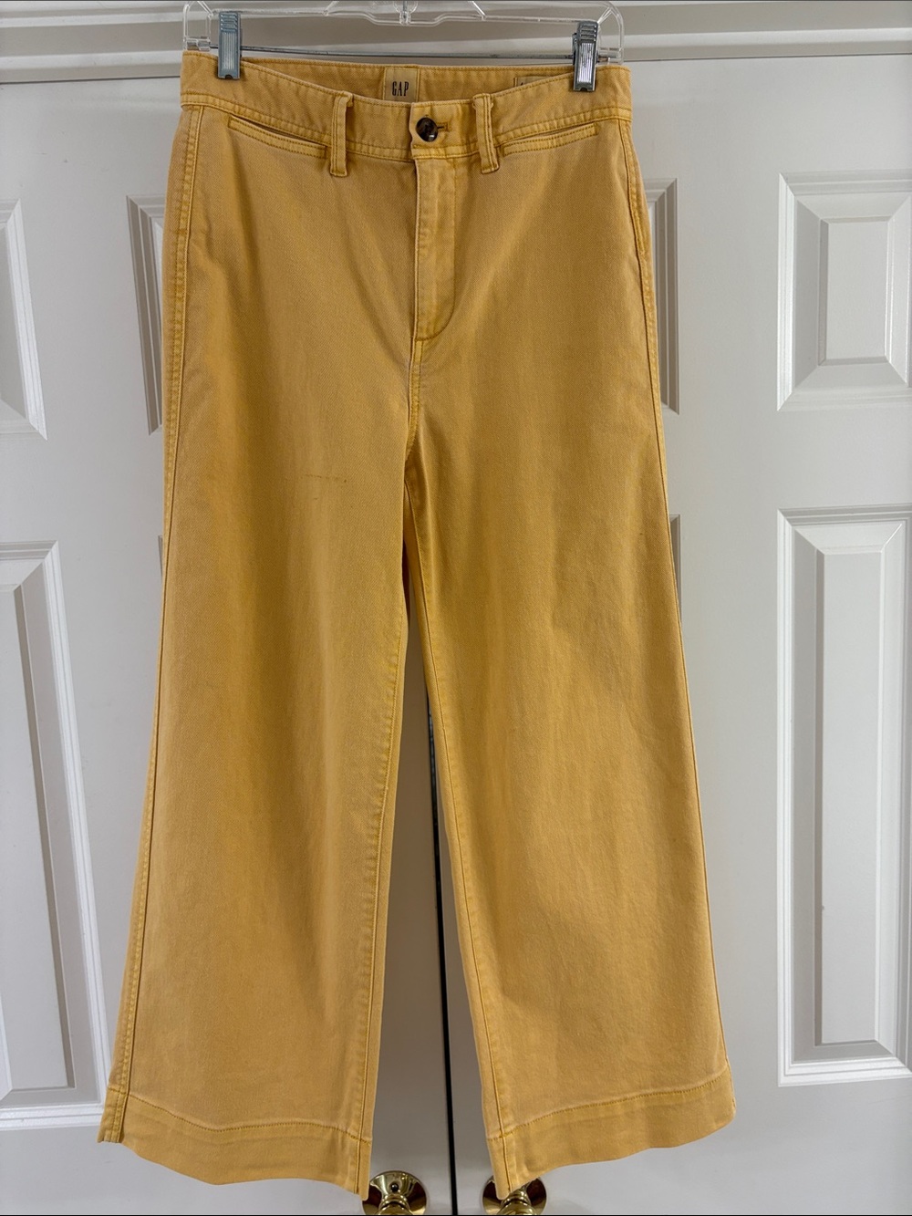 GAP High Rise Wide Leg Crop. “Yellow Sun” Color. Sz 4. Great condition!